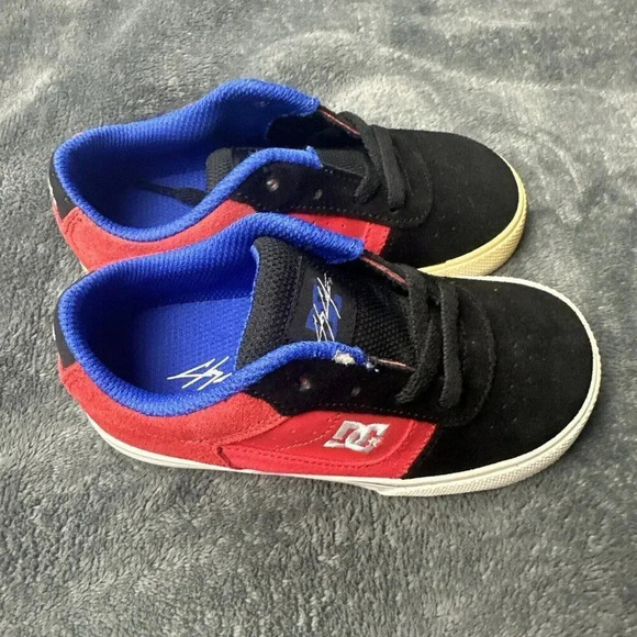 DC Chris Cole Red Black Leather Suede Skate SHOES Kids Toddler Size 9 Sneakers - Picture 16 of 16